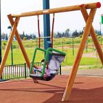 נדנדת קן לציפור לנכים בעלי מוגבלויות - עמודי טלפון