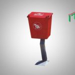 ריהוט לפארק כלבים - פח לגללי כלבים