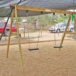 נדנדה מעץ 2 מושבים