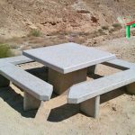 ריהוט רחוב מבטון - שולחן וספסלים מבטון
