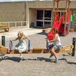 נדנדת סירה מעץ