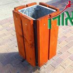 אשפתונים ופחים ציבוריים - אשפתון מרובע מעץ