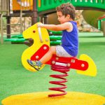 דמות קפיץ מפלסטיק סוס