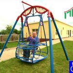 מתקן נדנדות לנכים ובעלי מוגבלויות