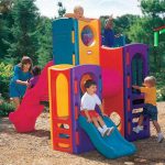 מתקן לגינה פרטית - מתקן חצר צבעוני מפלסטיק