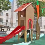 מתקן משחקים מיוחד ונגיש לבעלי מוגבלויות - מיץ פטל - מבט מאחור