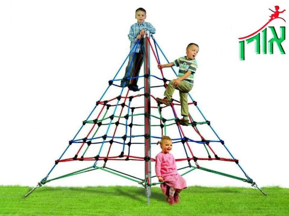 מתקן אקסטרים לילדים - פירמידת חבלים בגובה 2.5 מ'