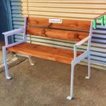 ספסלי רחוב - ספסל מתכת ועץ מודרני