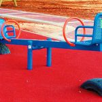 נדנדת עלה ורד לנכים ובעלי מוגבלויות - 2 מושבים ממתכת