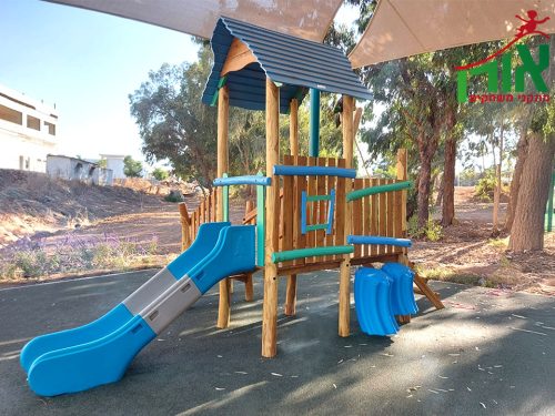 מתקן משחקים מעץ רוביניה – אבן שמואל - DL-08302- מבט מאחור